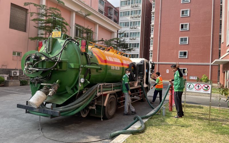 Quy trình hút hầm cầu chuyên nghiệp tại Toàn Cầu Envim