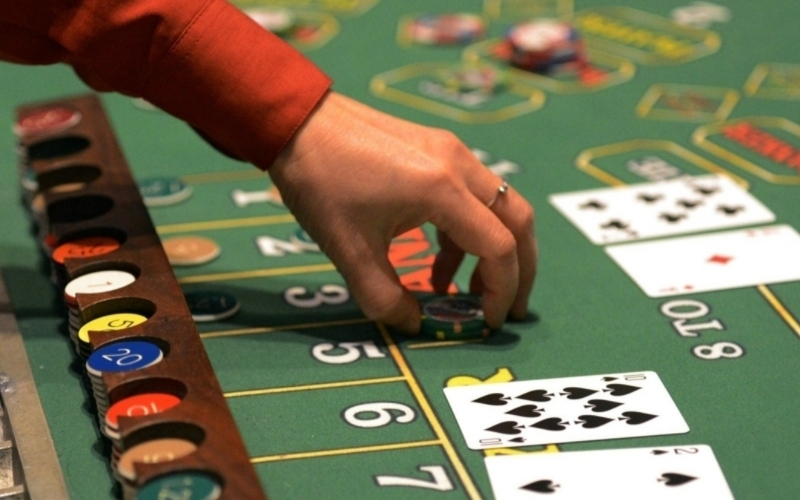 Quy tắc rút bài thứ ba ảnh hưởng đến hai cửa cược