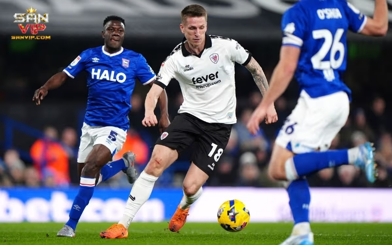 Phân tích đội hình và cầu thủ then chốt