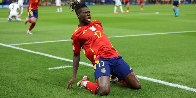 Nico Williams tạo sức hút với khả năng khai thác khoảng trống