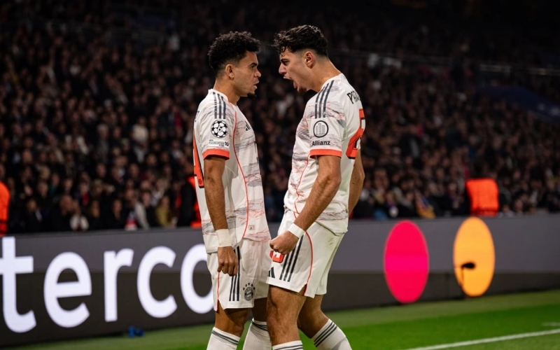 Phản ứng từ HLV và cầu thủ