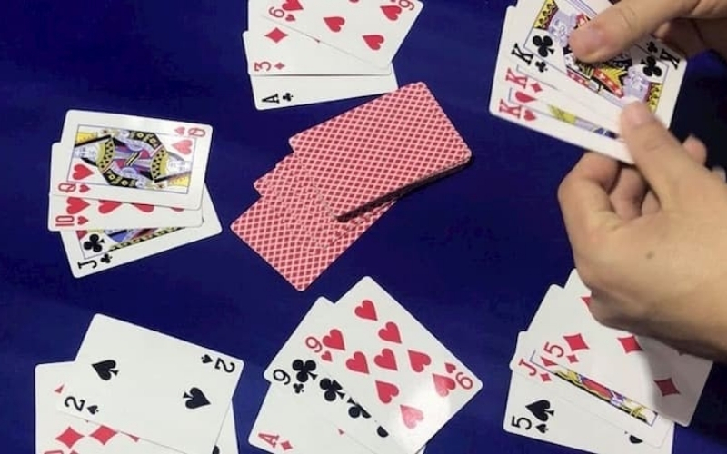 Tìm hiểu quy tắc chơi Liêng cho người mới bắt đầu từ đầu